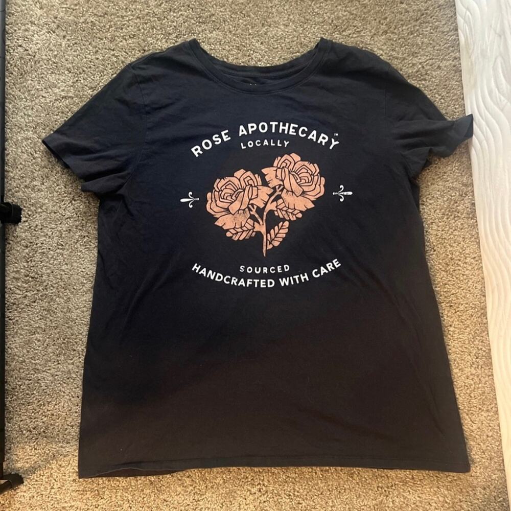 Schitt’s Creek Rose Apothecary Shirt Size XXL
